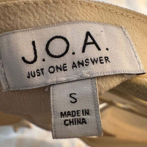 J.O.A. Cream Long Sleeve Blouse - Picture 3 of 3